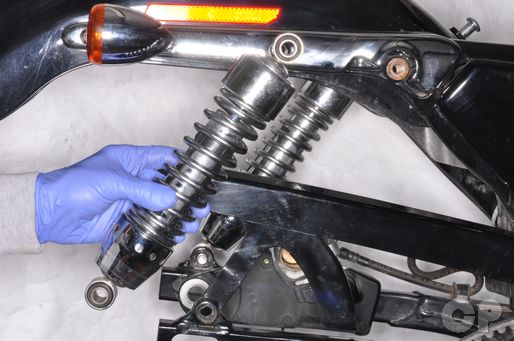 Harley-Davidson XL883 XL1200 Sportster Rear Shock Removal