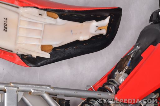 honda crf70 xr70 seat install bodywork fenders plastics