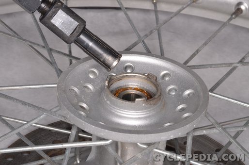 yamaha xt225 serow wheel removal install bearings